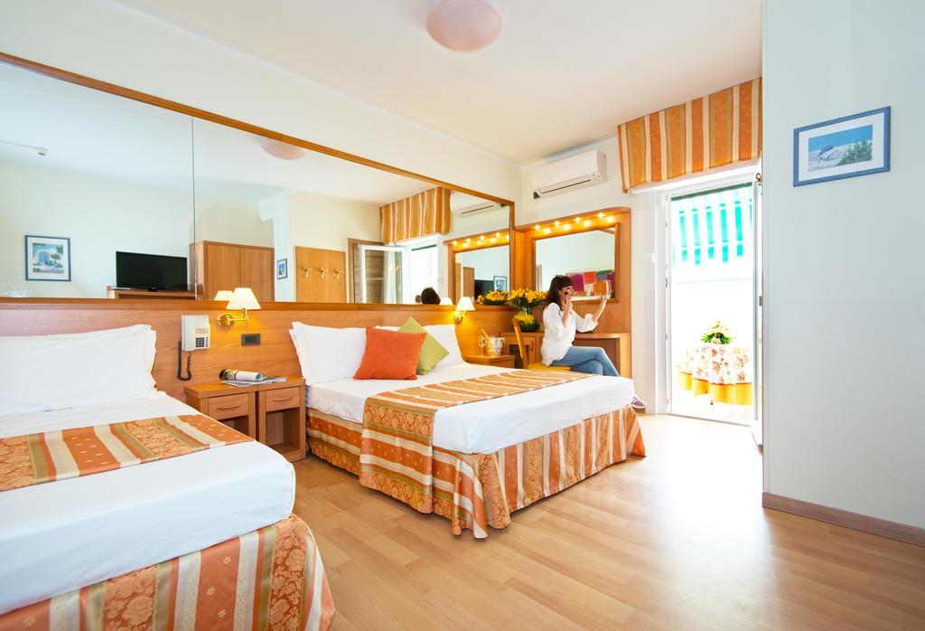 Hotel Al Prater Lignano Sabbiadoro Eksteriør billede