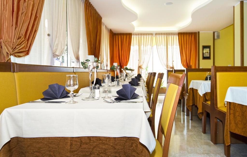 Hotel Al Prater Lignano Sabbiadoro Eksteriør billede